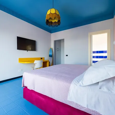 Relais Mirage - De Vivo Realty Apartment