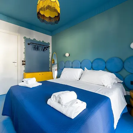 De Vivo Realty - Relais Mirage Apartment *