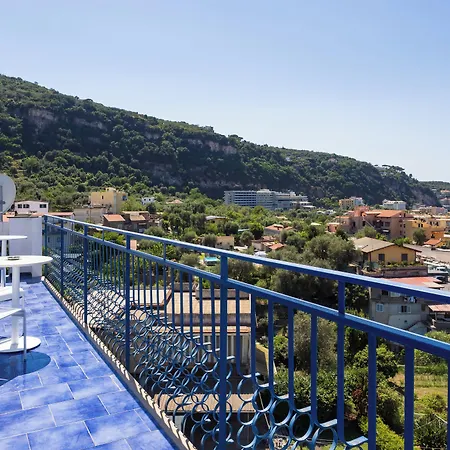 De Vivo Realty - Relais Mirage Apartamento *